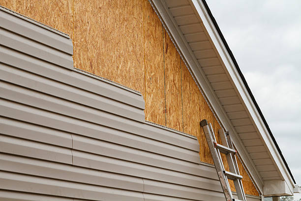 24/7 Emergency Siding experts in Longmont, CO